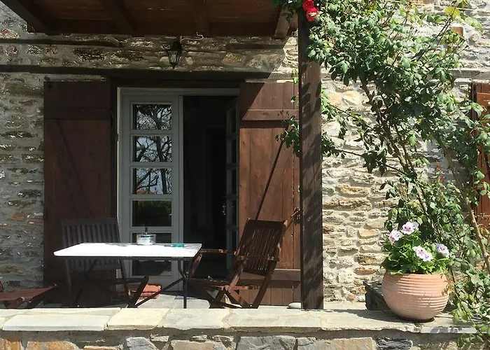 Сasa de vacaciones Charming Stone House