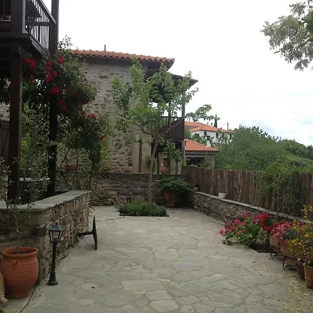 Charming Stone House Ferienhaus